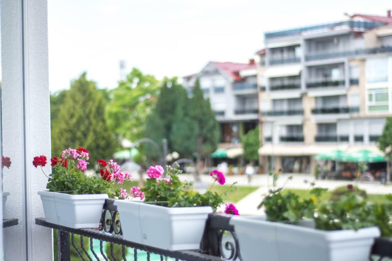 Seasons Hotel Struga Esterno foto