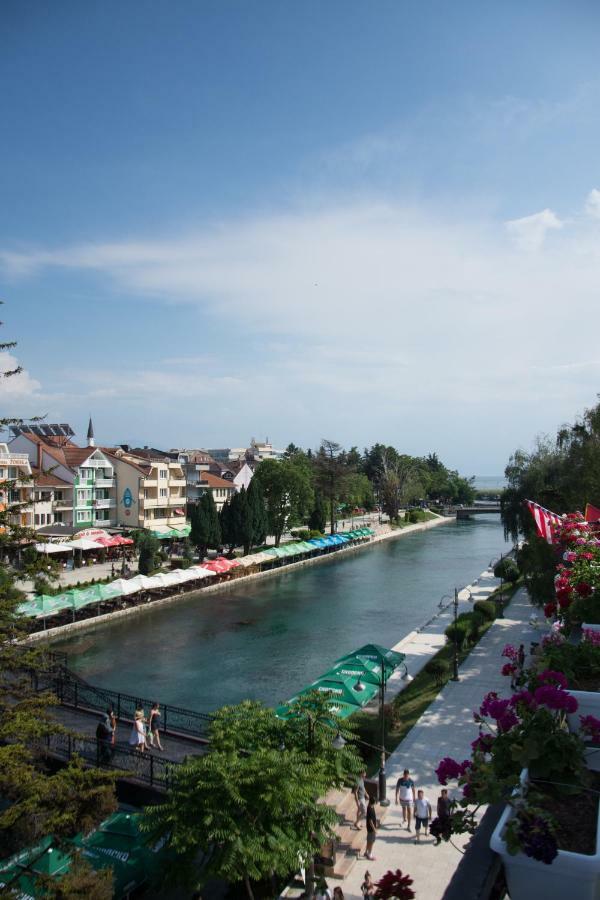 Seasons Hotel Struga Esterno foto