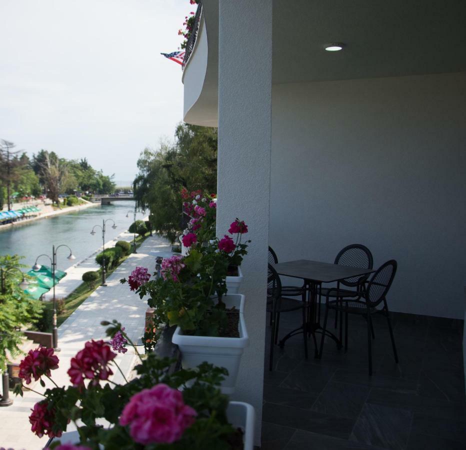 Seasons Hotel Struga Esterno foto