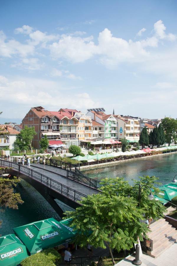 Seasons Hotel Struga Esterno foto