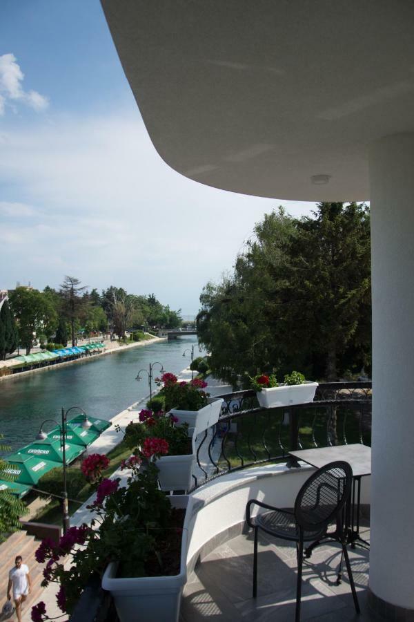 Seasons Hotel Struga Esterno foto